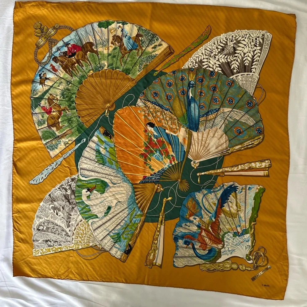 RARE Hermes Brise de charme Silk scarf - Picture 2 of 11